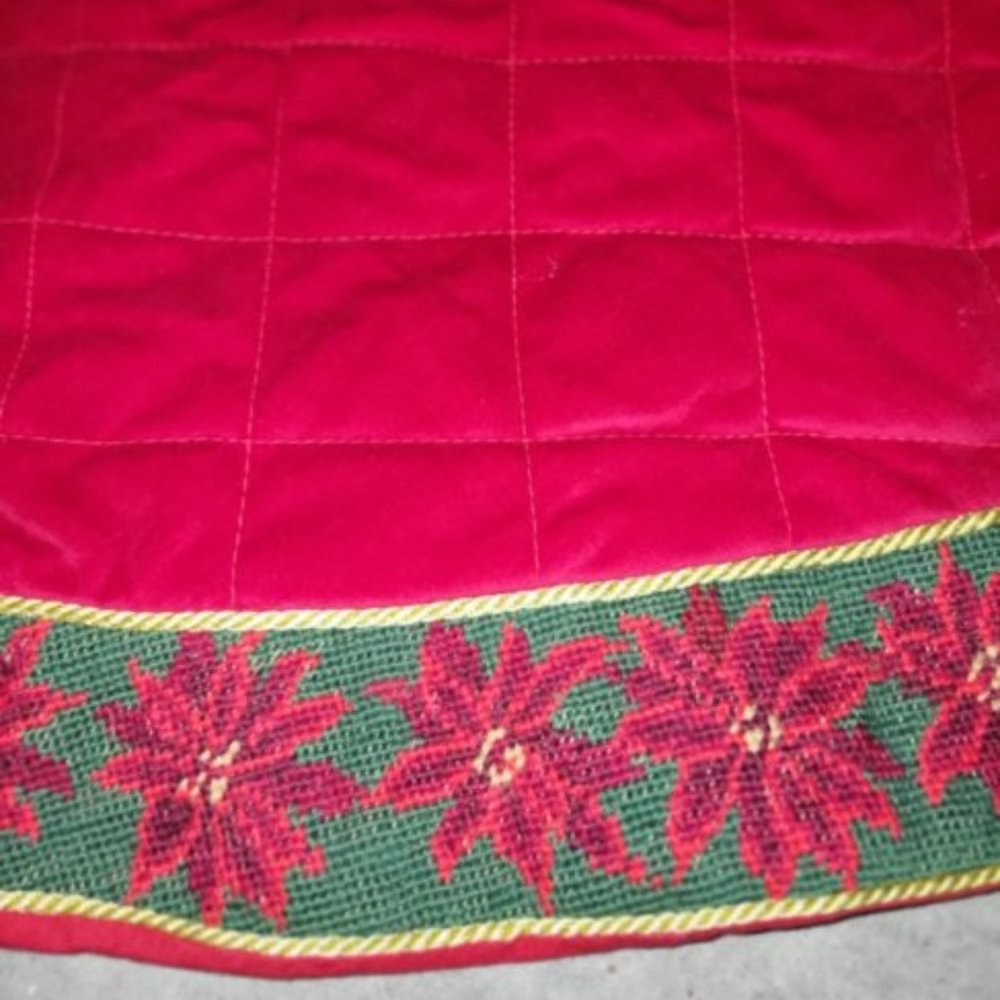 HUGE 56" Handmade Victorian embroidered tapestry poinsettia Christmas Tree Skirt - Picture 2 of 2
